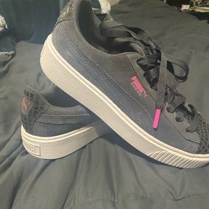 NWOT PUMA TENNIS SHOES 8.5 womens